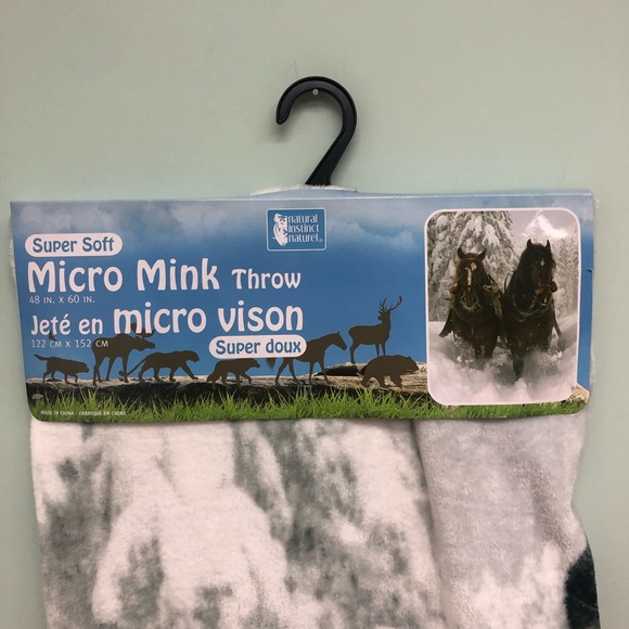 Natural Instinct | Micro Mink Throw: Pulling Horses | 48" x 60" (PM669) - Picture 2 of 5